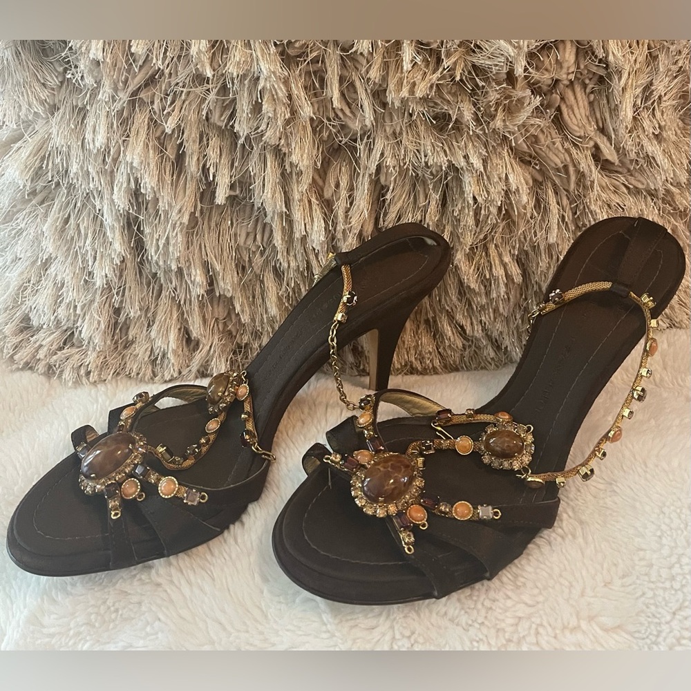 Brown Vicini Heels with crystals and gold ankle strap detail ✨